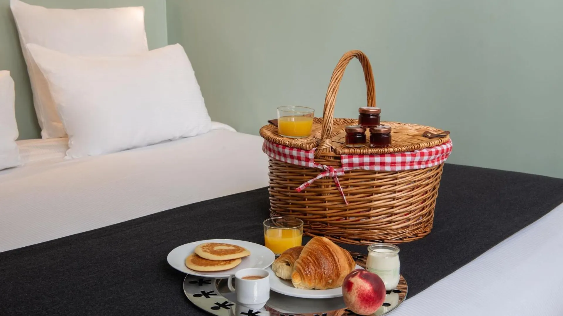Hotel Helzear Montparnasse Parigi