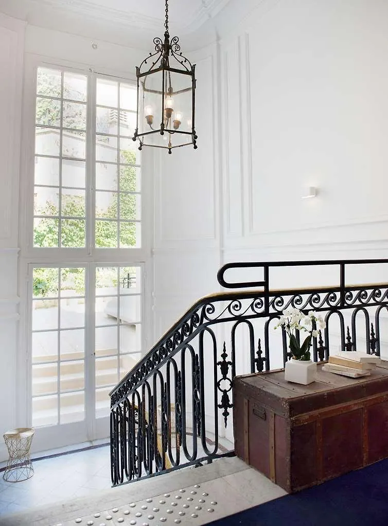 Hotel Helzear Montparnasse Paris 4*,